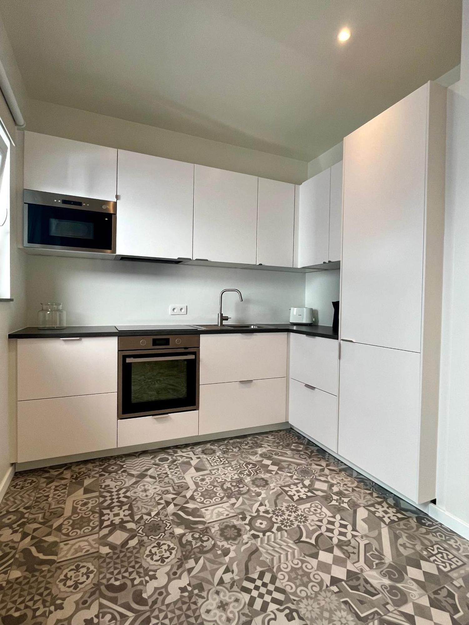 Stilias Apartment 6P City Center Брюксел Екстериор снимка