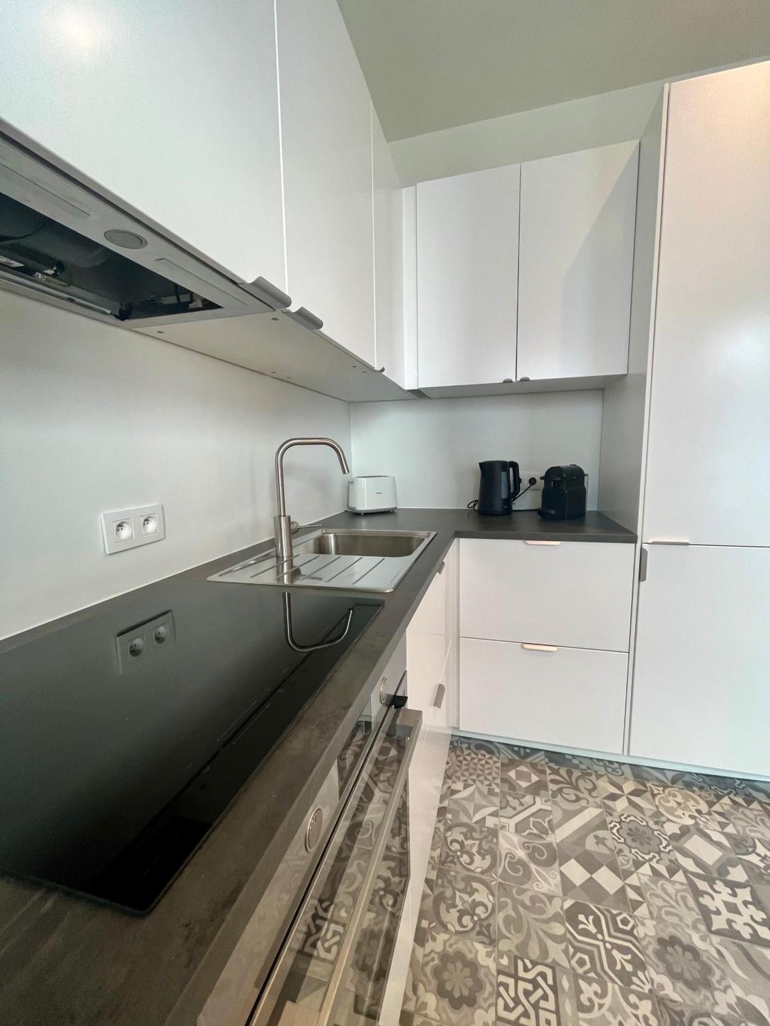 Stilias Apartment 6P City Center Брюксел Екстериор снимка